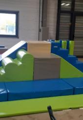Structure bébé mousse, composée de modules assemblés par scratchs MODU GAMES