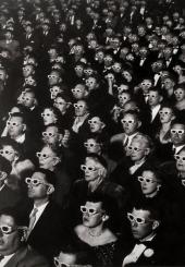 J.R. EYERMAN (1906-1985) - L'Oeil de Life - Spectateurs assistant à la projection
