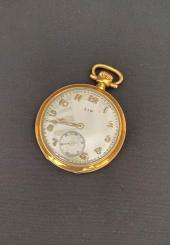 LIP - Montre de gousset en or jaune 18k et métal, cadran émaillé crème