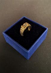 Bague en or jaune 18k et petit diamant en serti clos - Poids brut : 6.2 g - Taille 54 